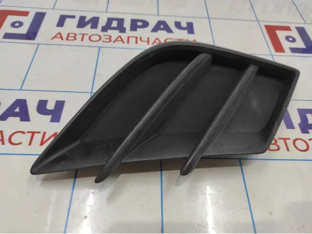 Решетка в бампер правая Mazda 3 (BL). Дефект. BCW850C11