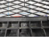 Решетка в бампер центральная Mazda 3 (BK).  BP4K501T1