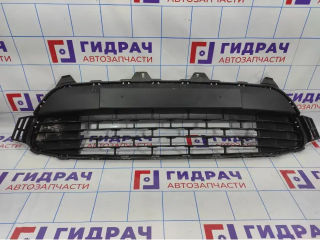 Решетка в бампер центральная Kia Rio 4.  H086561000