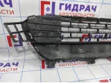 Решетка в бампер центральная Kia Rio 4.  H086561000