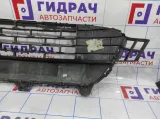 Решетка в бампер центральная Kia Rio 4.  H086561000