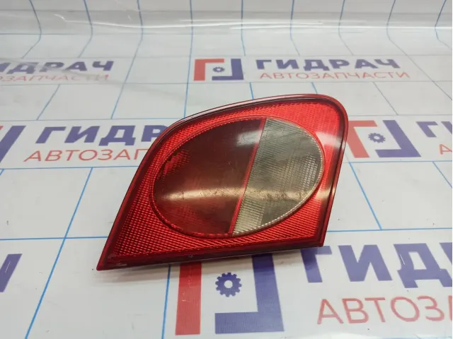 Фонарь задний внутренний левый Mercedes-Benz W211 E-Klasse. Царапины.
