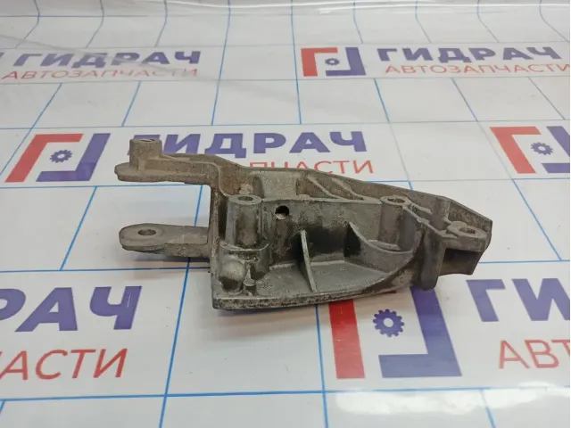 Кронштейн двигателя правый Renault Scenic.