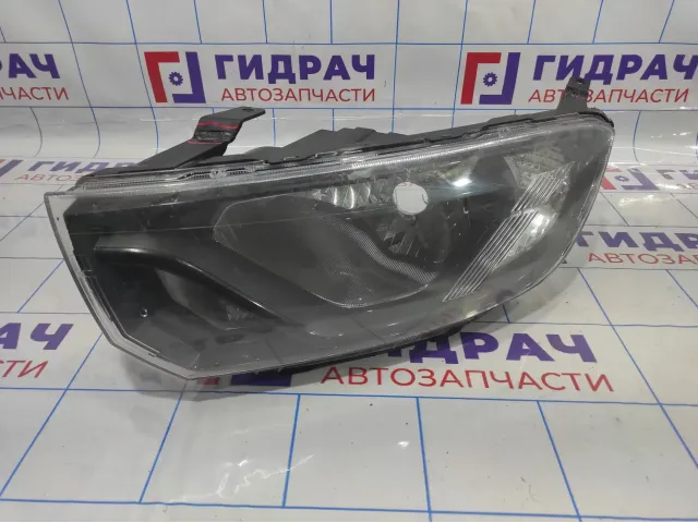 Фара левая Lada Granta. Дефекты. 8450100857