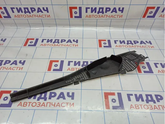 Решетка стеклооч. (планка под лобовое стекло) левая Renault  Logan.