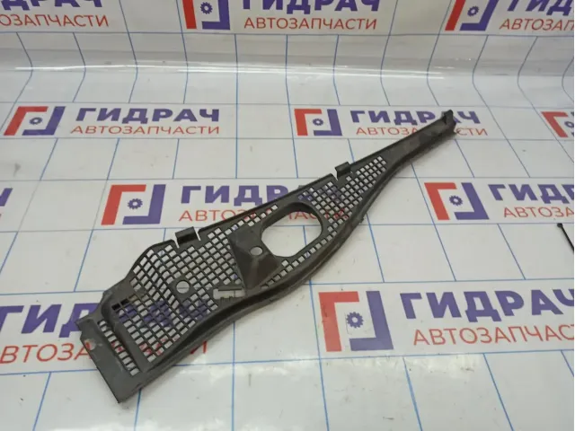 Решетка стеклооч. (планка под лобовое стекло) правая Renault  Logan.