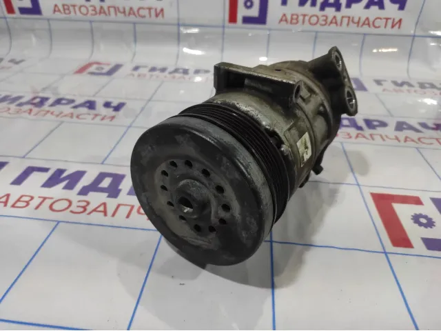 Компрессор системы кондиционирования Opel Corsa D.  55701200