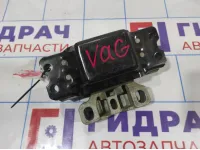 Опора двигателя левая Volkswagen Jetta.  1K0199555