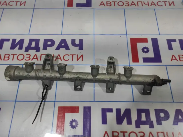 Рейка топливная (рампа) Hyundai Getz.  3530426610